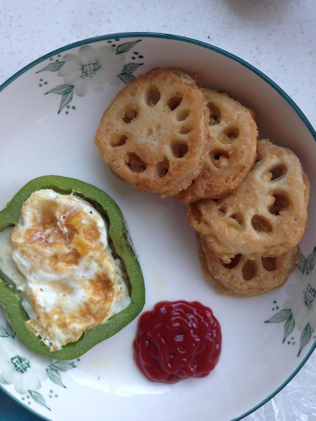  p>蛋煎莲藕是一道以鸡蛋和莲藕作为主料的菜品. /p>