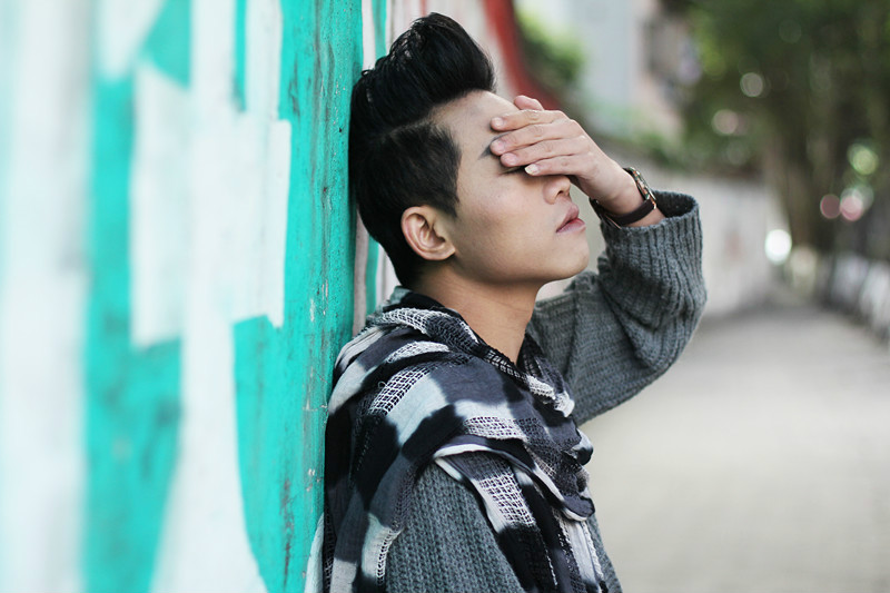  p>罗天宇,中国内地华语人气唱作型男歌手,有着现场"人气王"之称.