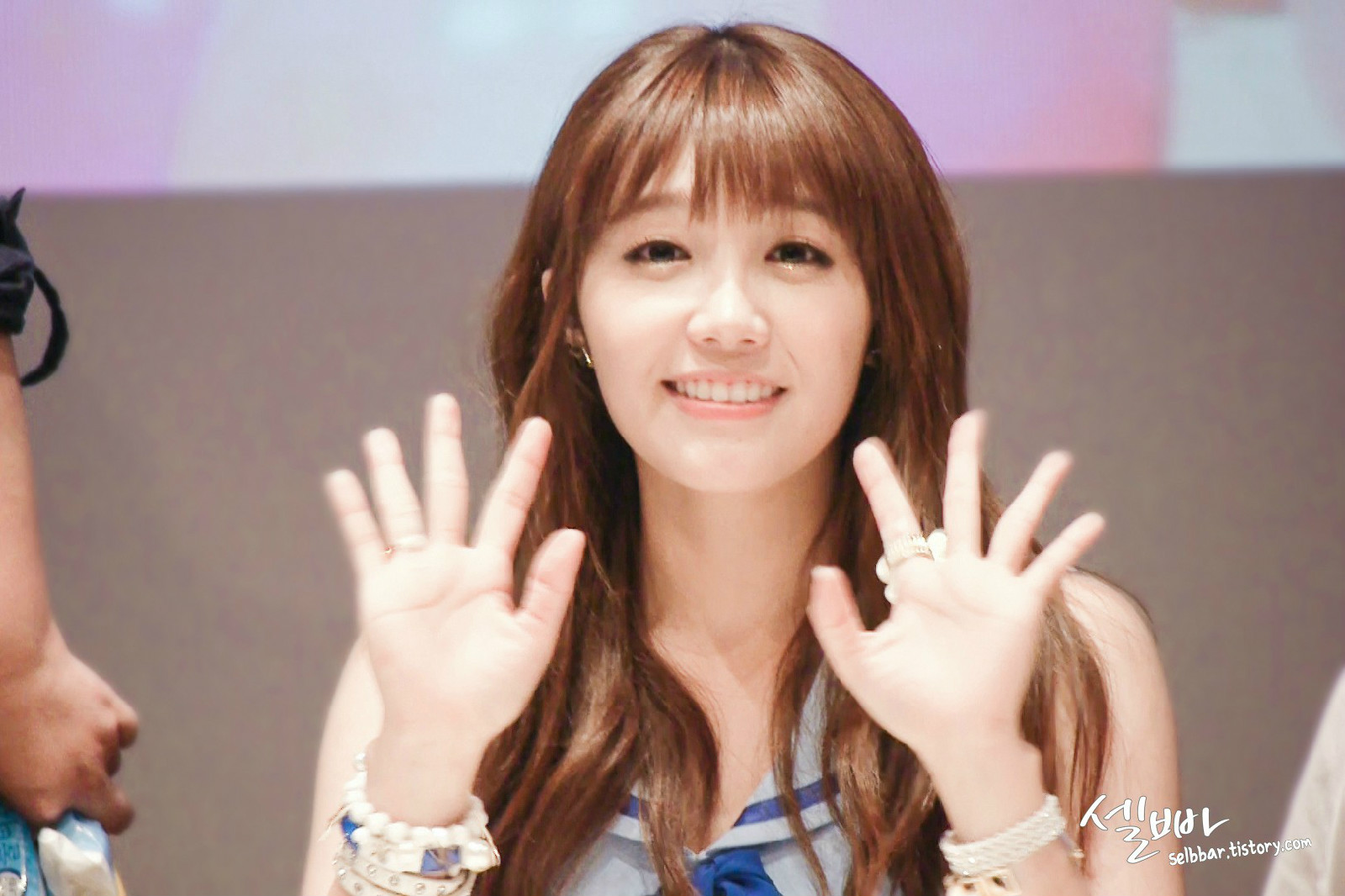 jung eun ji),原名郑慧林,1993年8月18日出生于韩国釜山