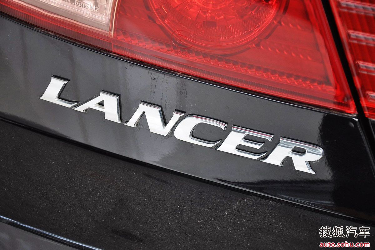  p>三菱蓝瑟是东南汽车推出的三菱车标轿车,属国产车,市场定位在 a