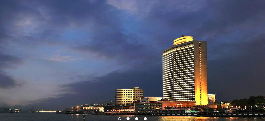  p>白天鹅宾馆坐落于广东省广州市沙面白鹅潭,由 a target="_blank"