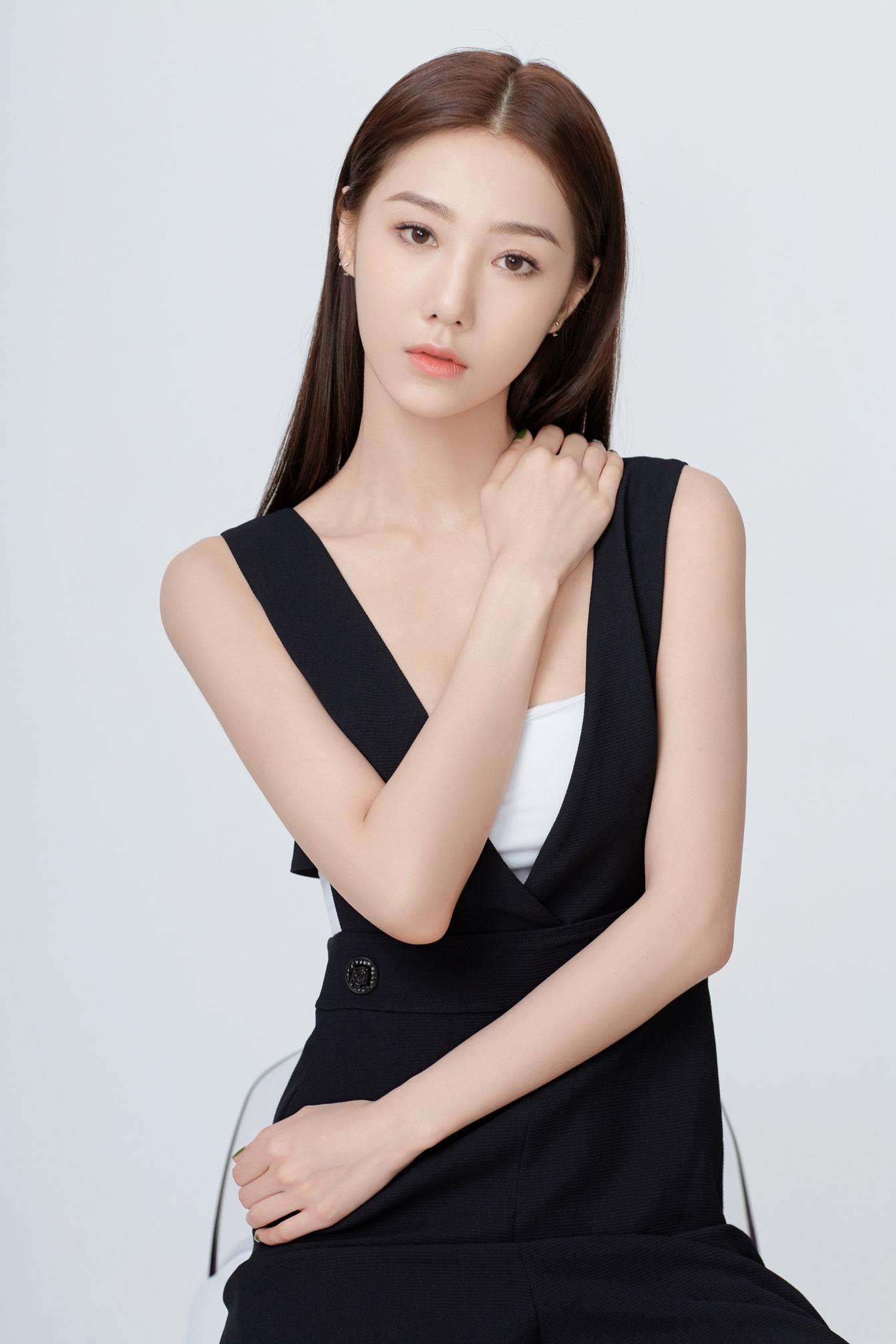  p data-id="gnvjlgnksg">孔嫚,中国内地影视女演员,新生代小花.