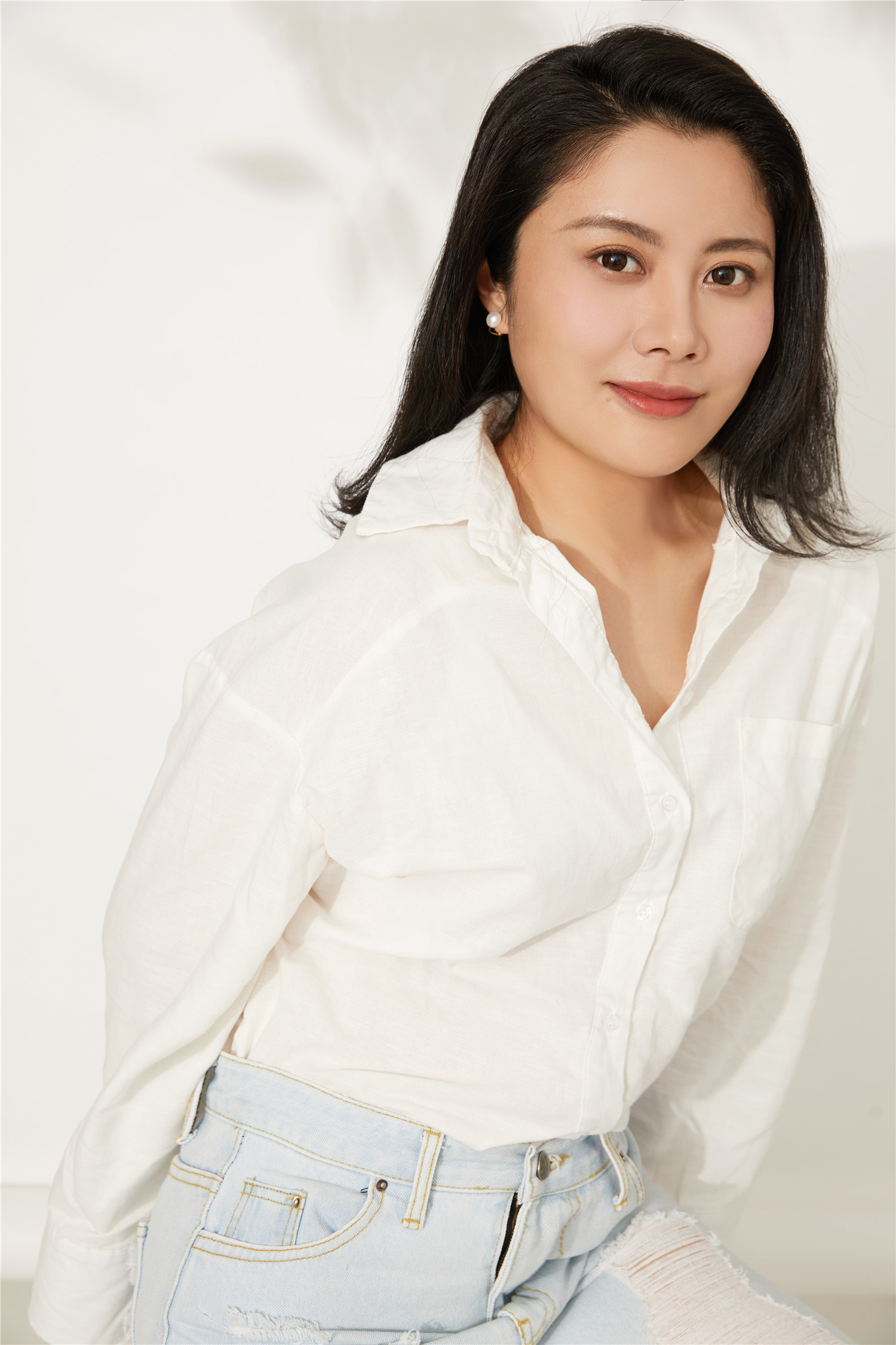  p data-id="gnasvblskw">李洋,曾任中国网出镜记者,新华网主持人