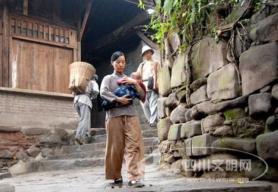  p>《战地黄花》是由马尔路执导,斯琴,斯琴毕力格等主演的剧情片. /p>