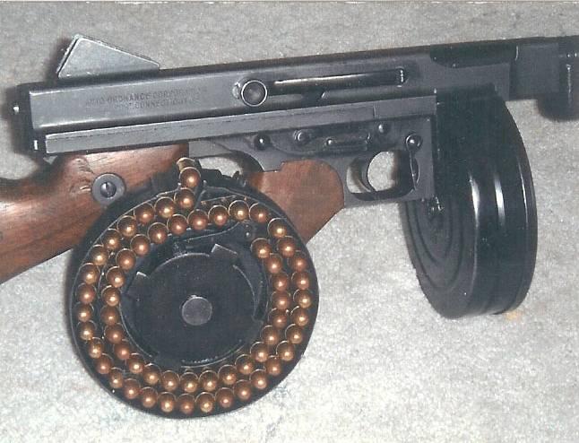  p>汤普森冲锋枪(英文:thompson submachinegun,又称:汤姆逊冲锋枪