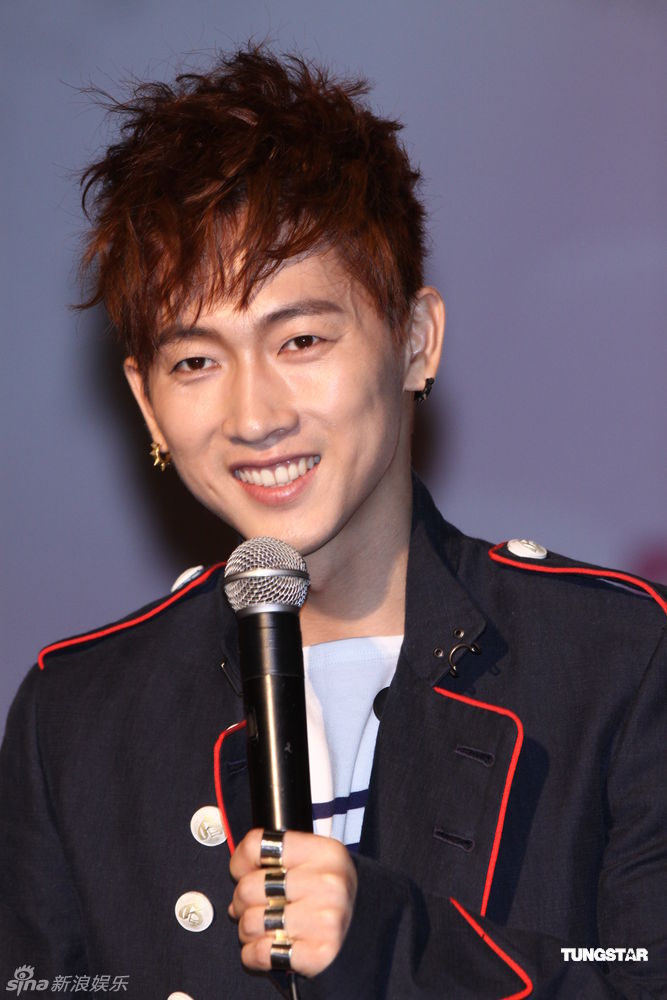  p>张佑赫(         ),1978年5月8日出生于韩国庆尚道大丘市.