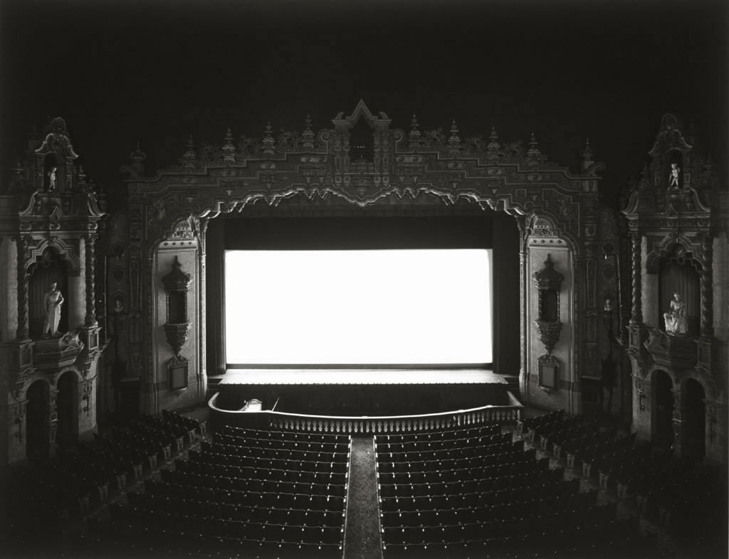 杉本博司,外文名hiroshi sugimoto,日本人,出生在东京,从小接受