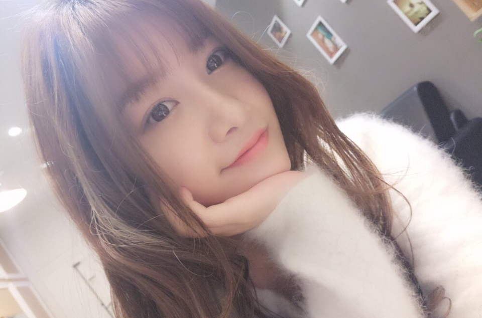  p>覃沐曦,艺名风小筝,10月4日生,yy旗下金牌艺人,内地女歌手.