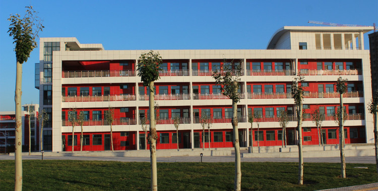 " data-lemmaid="951162">榆林 /a>市第一中学(简称:榆林一中)是 a