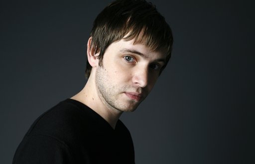  p>艾伦·斯坦佛(英文名:aaron stanford),1976年12月27日出生于马萨