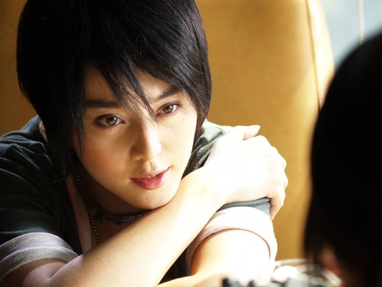  p>《寄生人》是由何平执导, a href="#" data-lemmaid="46255">