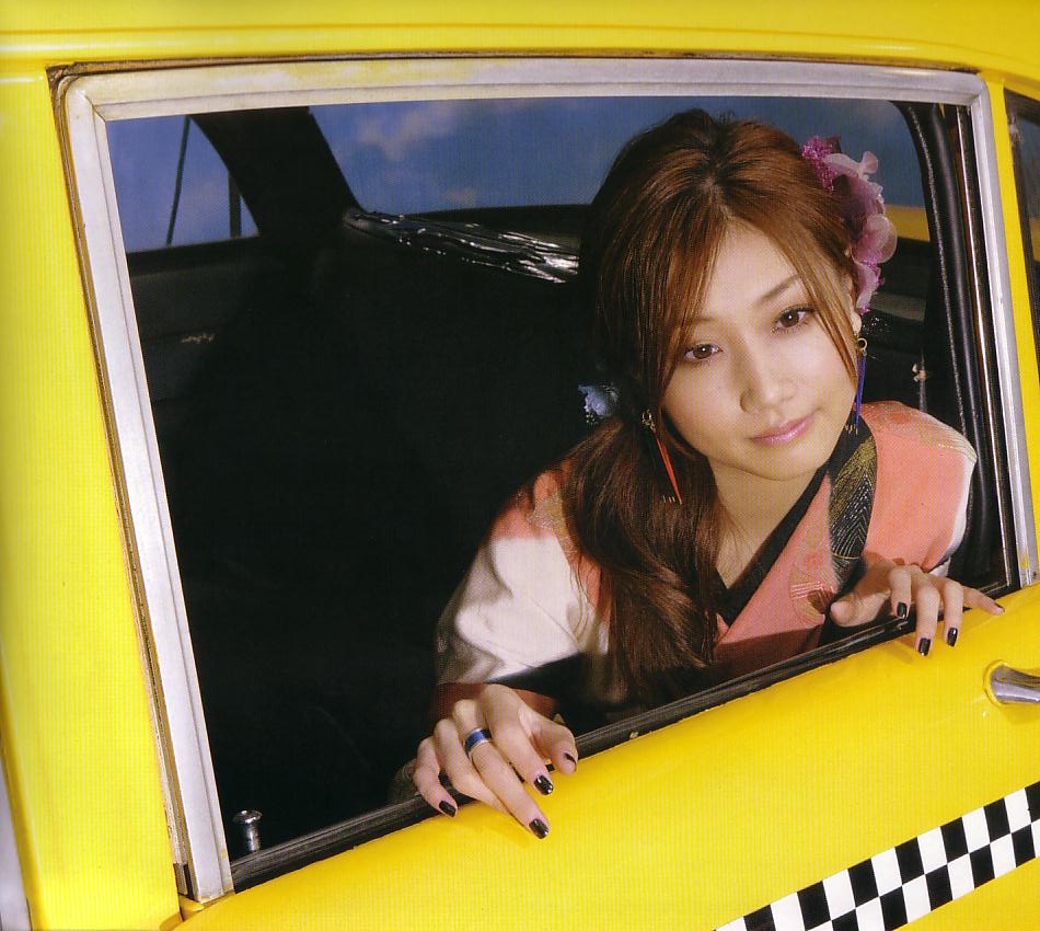  p>大冢爱,1982年9月9日出生于日本大阪市,日本流行音乐女歌手,毕业于