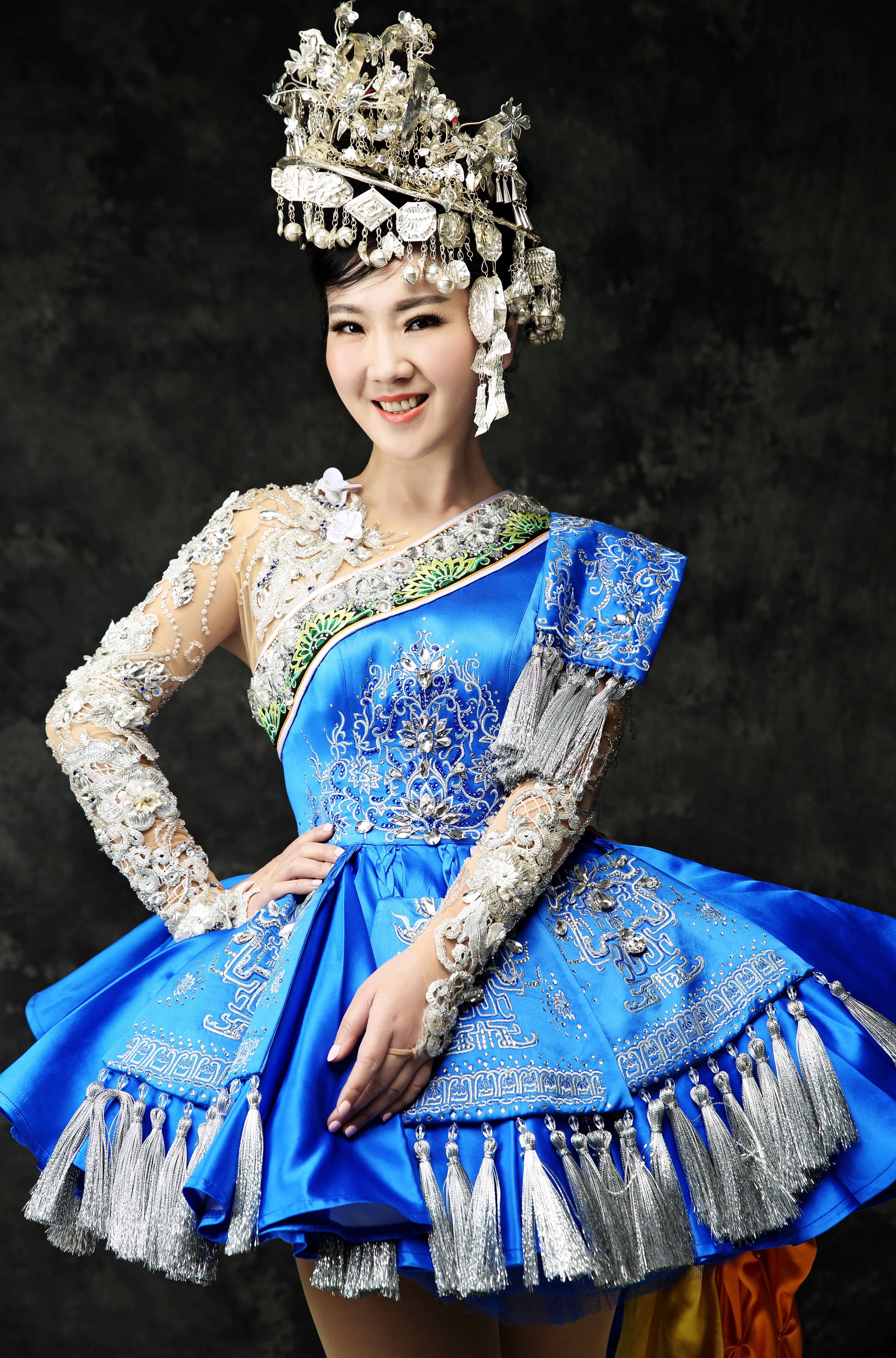 item/贵州/37015" data-lemmaid="37015">贵州 /a>黄平人,苗族女歌手