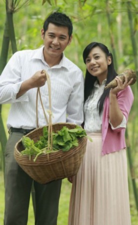  p>在新戏《水返脚的春天》中,郎祖筠饰演高慧君的养母,严苛又凶悍