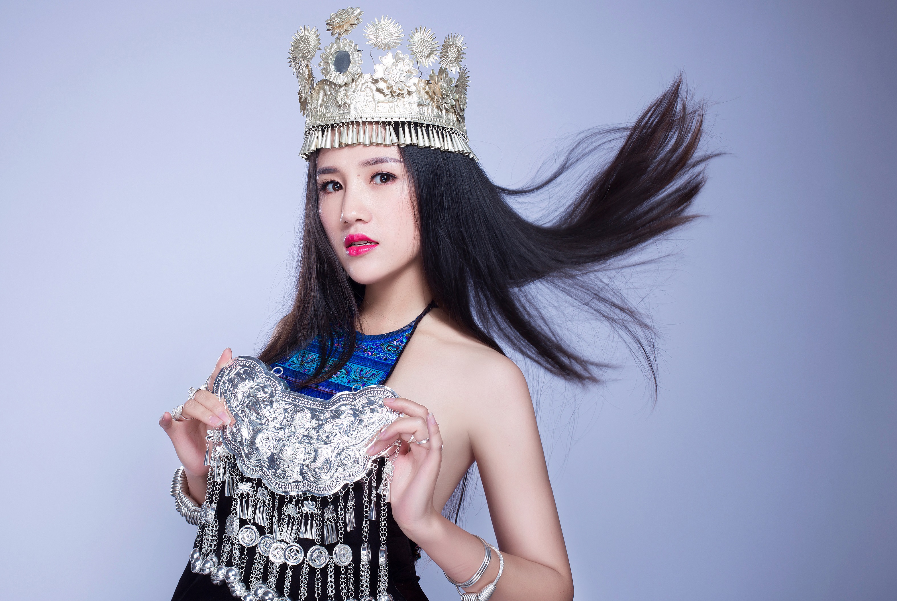  p>阿丹可 i>(原名钟单可) /i>,苗族,1995年4月13日出生于贵州省黎平