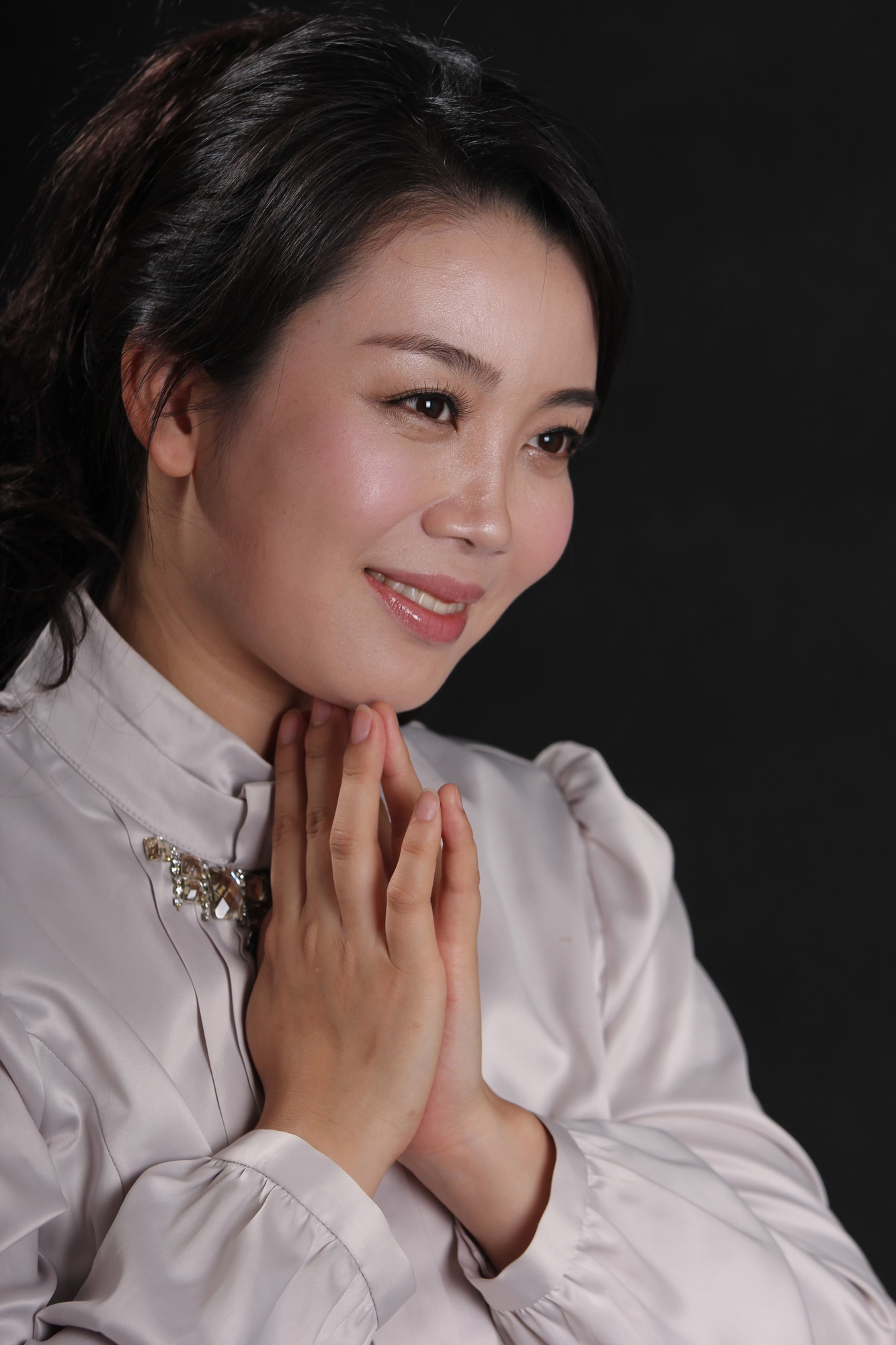  p>金松美,1985年出生于 a target="_blank" href="/item/朝鲜民主