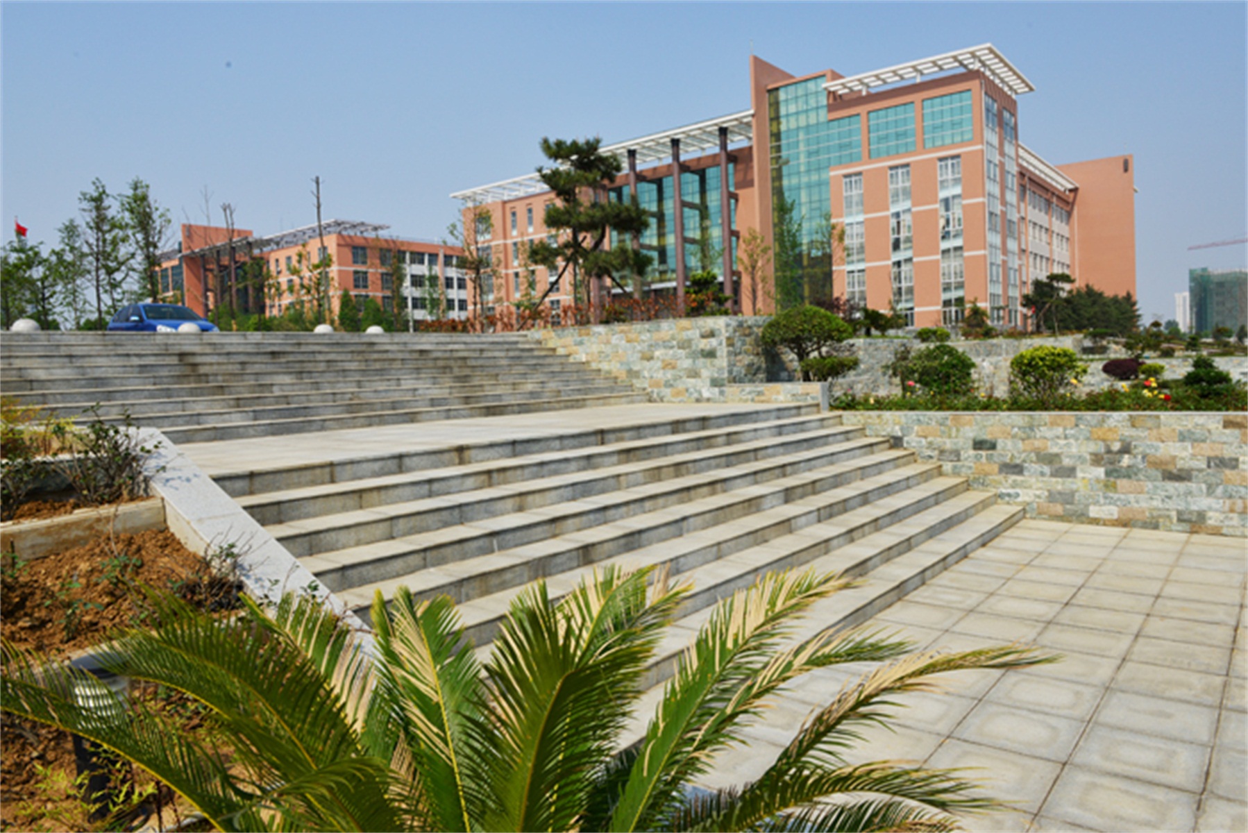 medical college),简称"南阳医专",坐落于"中华医圣" a target="