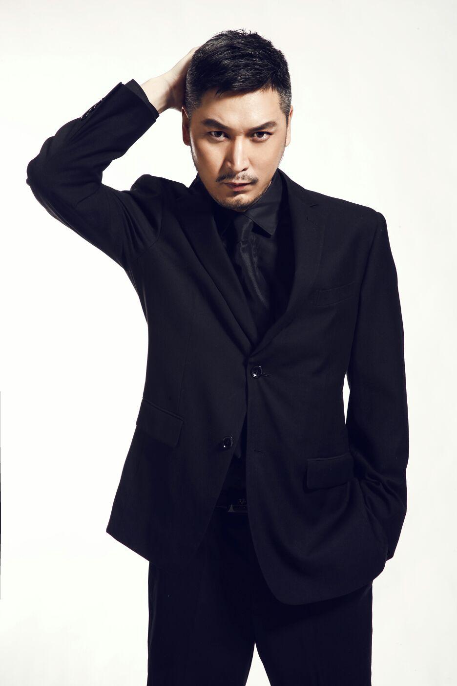 1982年出生于黑龙江省齐齐哈尔市,中国内地男演员,毕业于<a target="