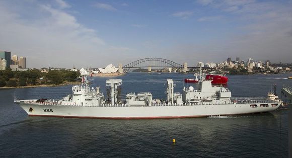  p> a>高邮 /a>湖号综合补给舰,简称是 a>高邮湖舰 /a>.