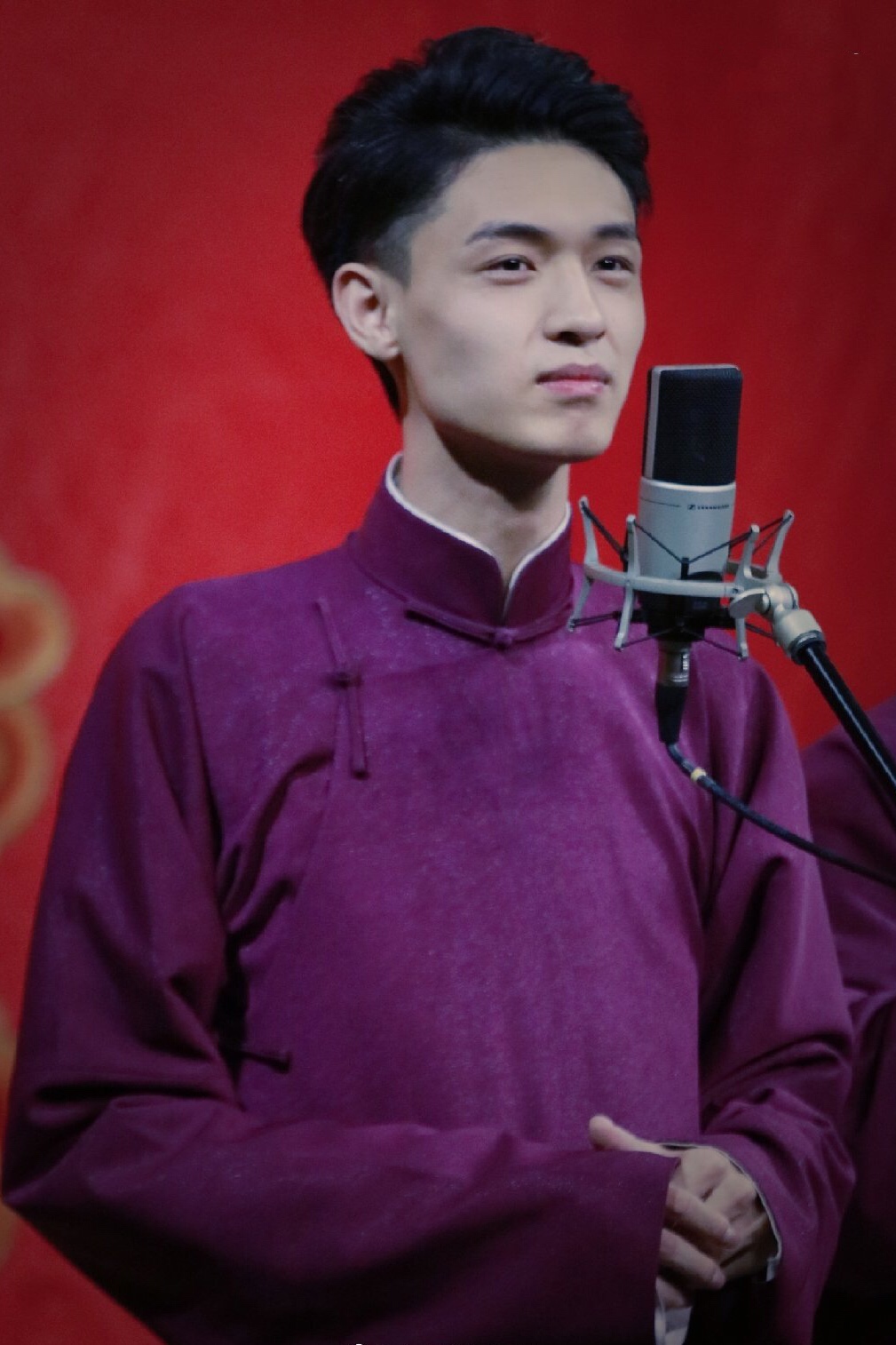  p>秦霄贤,本名秦凯旋,1997年1月5日生于辽宁省沈阳市,中国内地相声