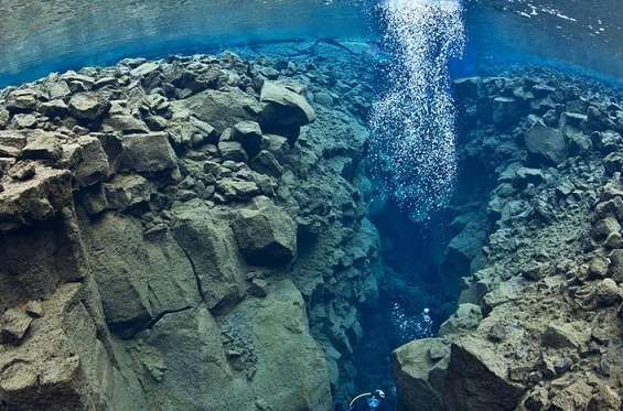  p>海底峡谷这个概念,最早是19世纪末由地理学家们提出来的.
