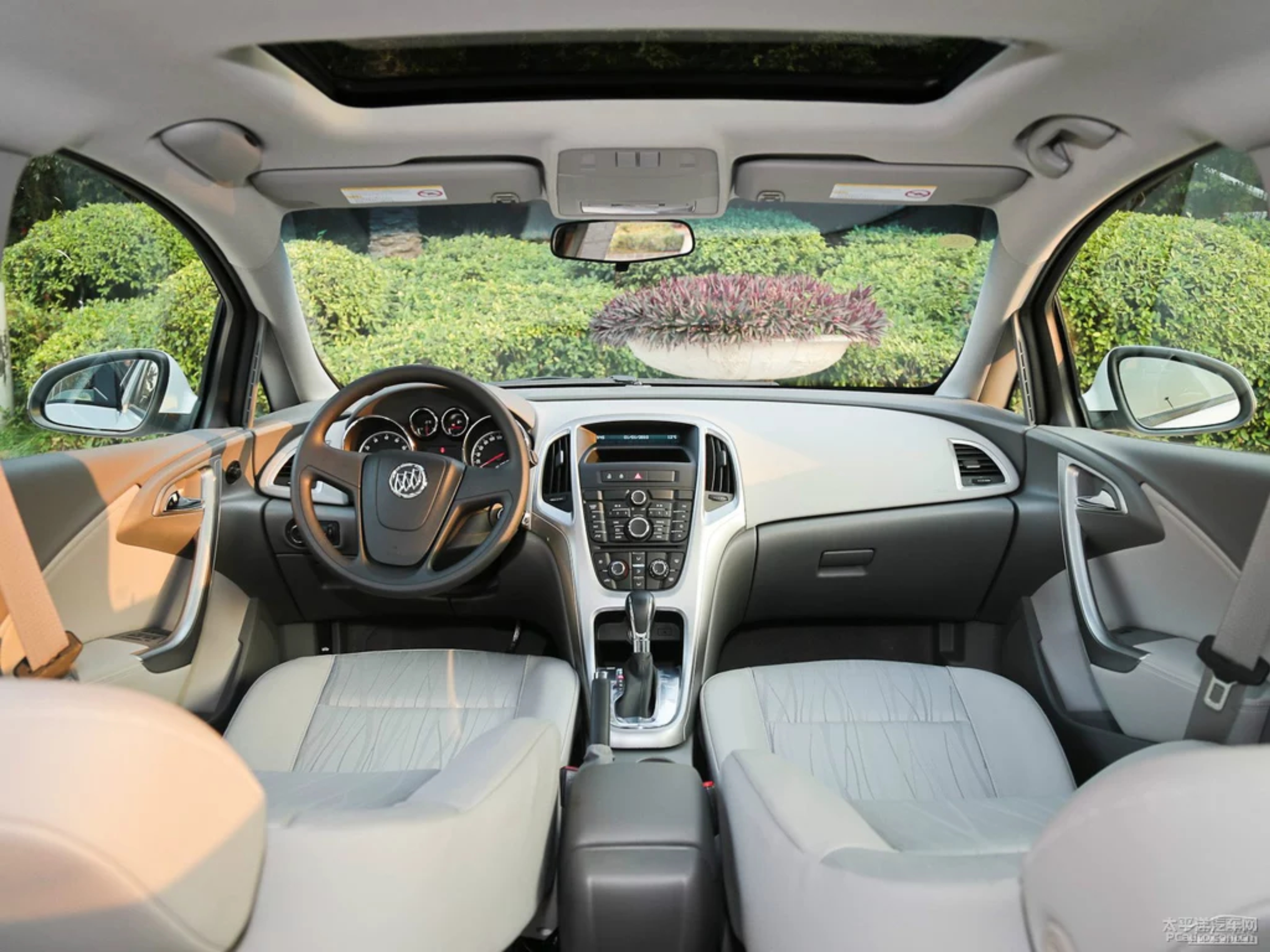 2013款英朗xt 1.6l手动舒适型