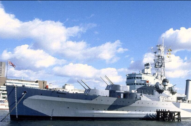 英国皇家贝尔法斯特号战舰