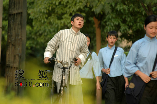  p>《红衣坊》是由中央电视台文艺中心影视部,中视传媒和北京世邦文化