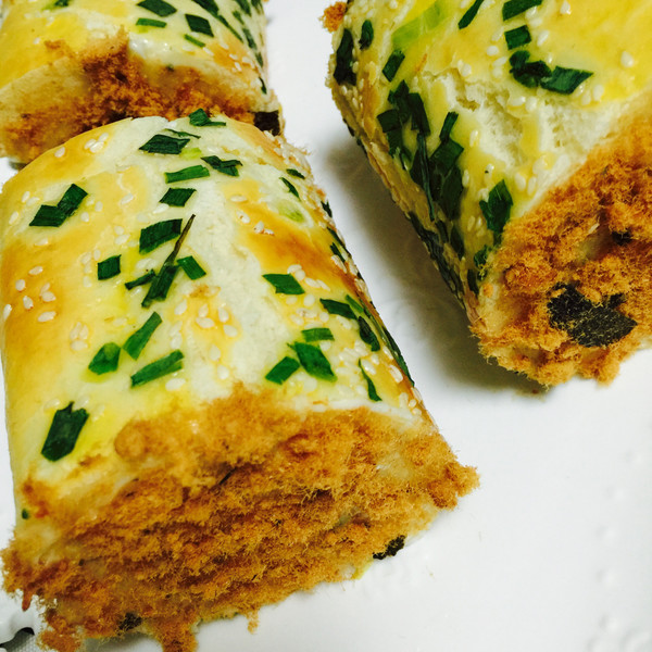 葱香肉松火腿蛋卷