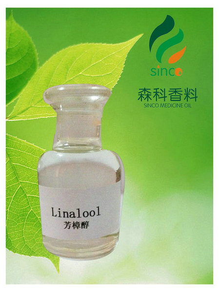 是从樟属植物芳樟醇型樟树的枝,叶提取获得的精油,其主要成分是芳樟醇