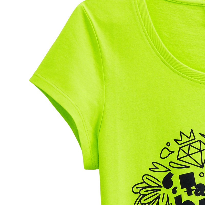  p>荧光绿为艳绿色结晶粉末,密度1.3一1.5g/cm3.熔点100～110℃.