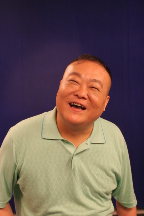  p data-id="gnwuknxiv7">湖南笑星碰碰胡,原名胡建林,中国影视演员.