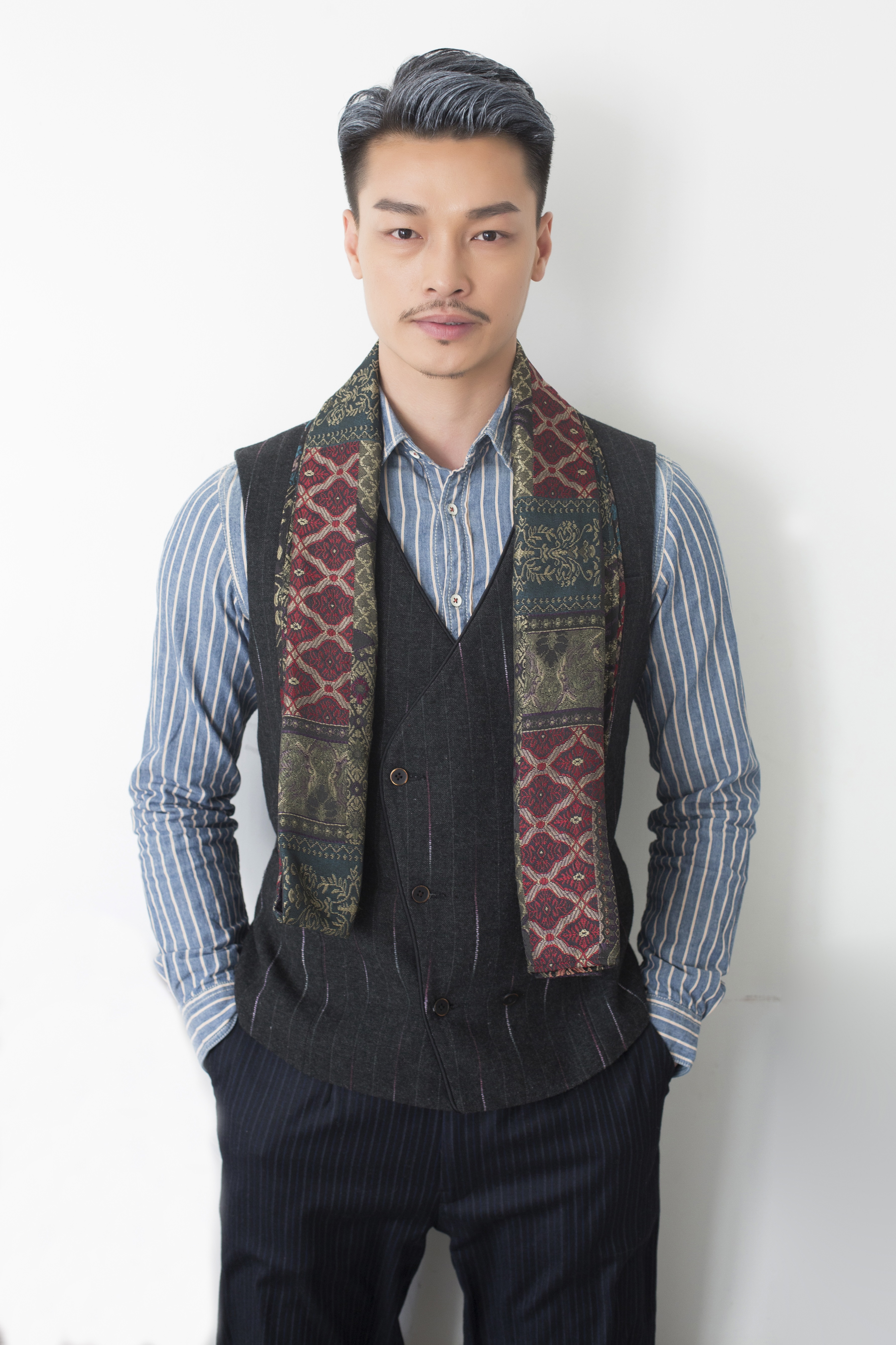  p data-id="gnb6ogrlsv">陈韦然,演员,作品有《 a target="_blank"