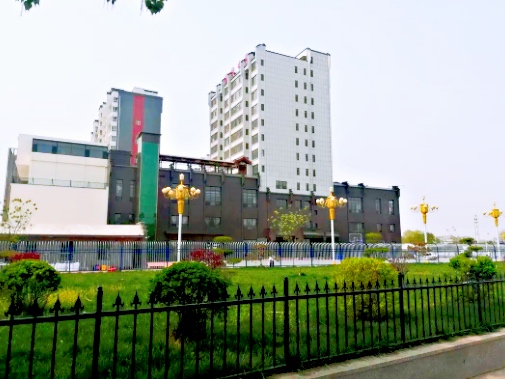  p> b>保定裕华中学 /b>坐落于保定客运中心西侧,交通便利,位置优越