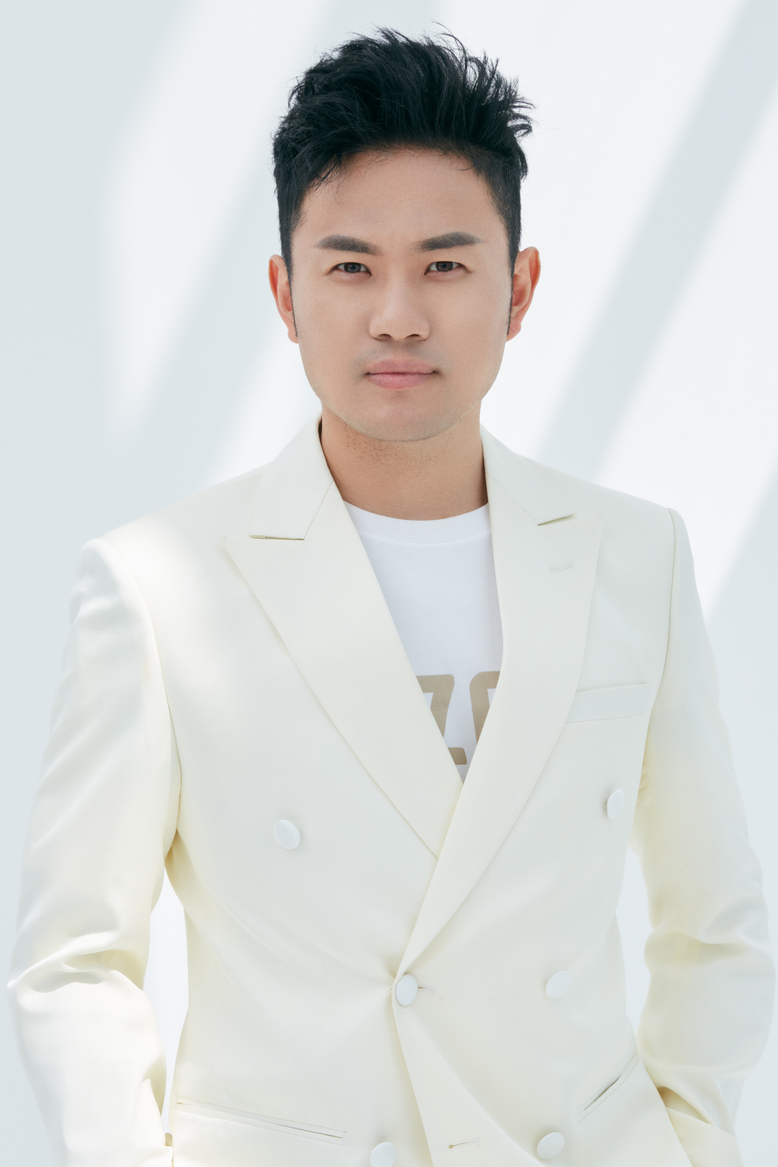 ="go4emvg0qc">孔庆学,中央民族歌舞团独唱演员,著名青年男高音歌唱家