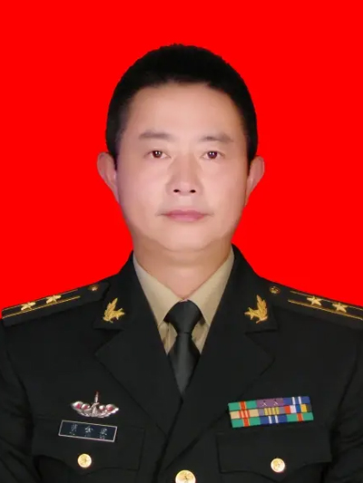 大学本科,中共党员,现任抚州市南城县委常委,县人民武装部部长