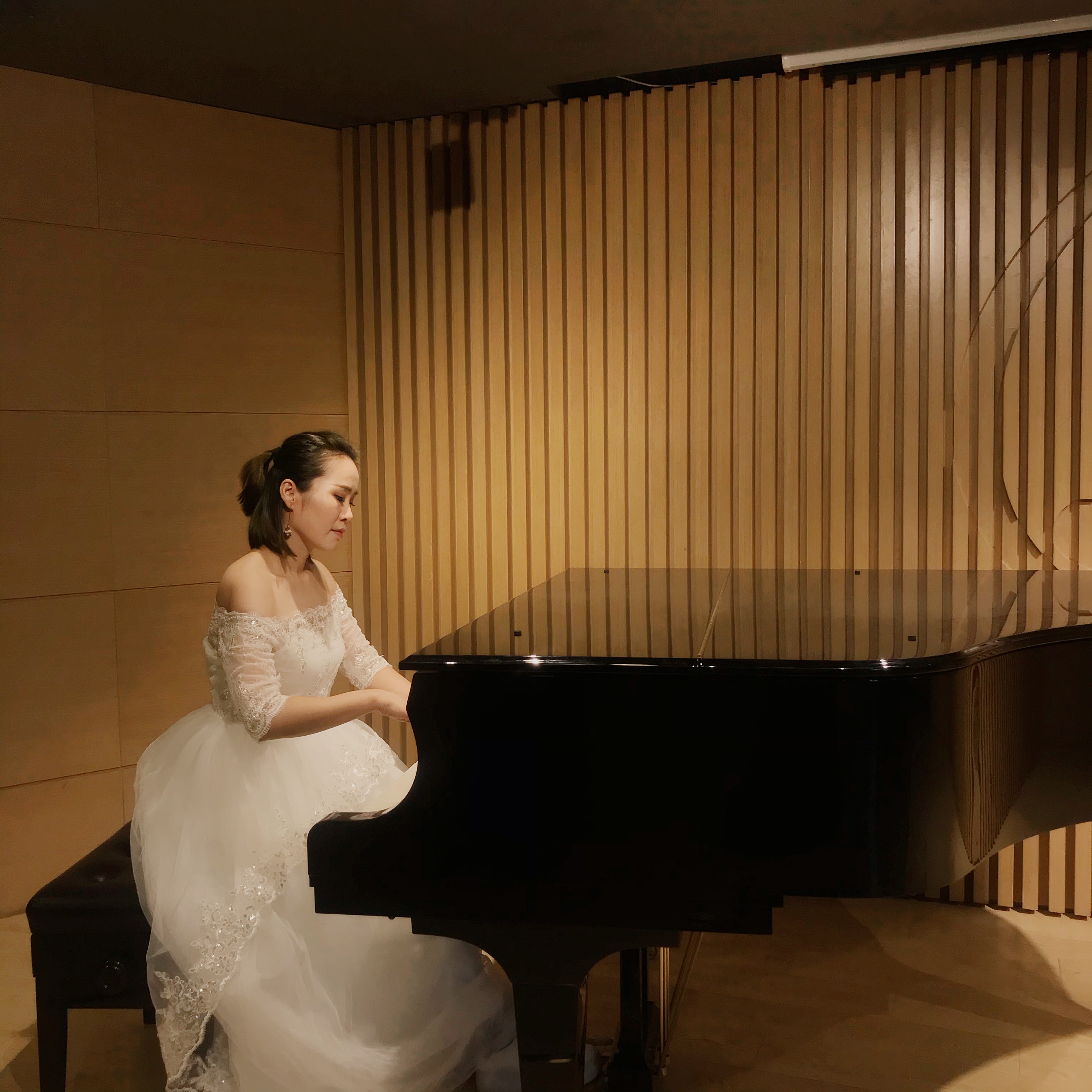  p>库妮珂,原名刘阳,新疆籍女歌手,音乐唱作人