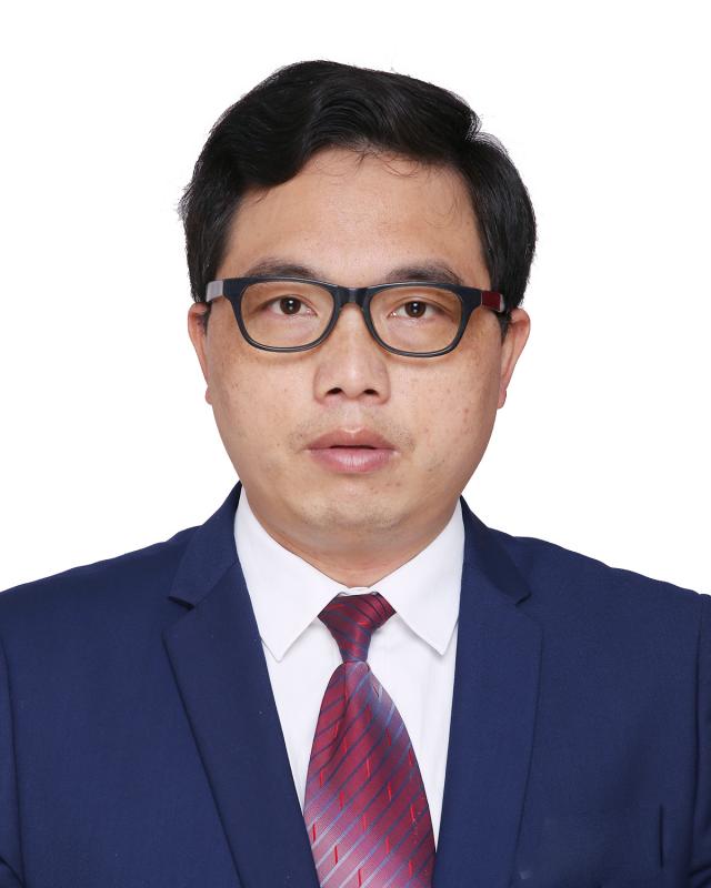 男,汉族 /p> p data-id="slrjxik13zrq">现任万安县百嘉镇党委副书记