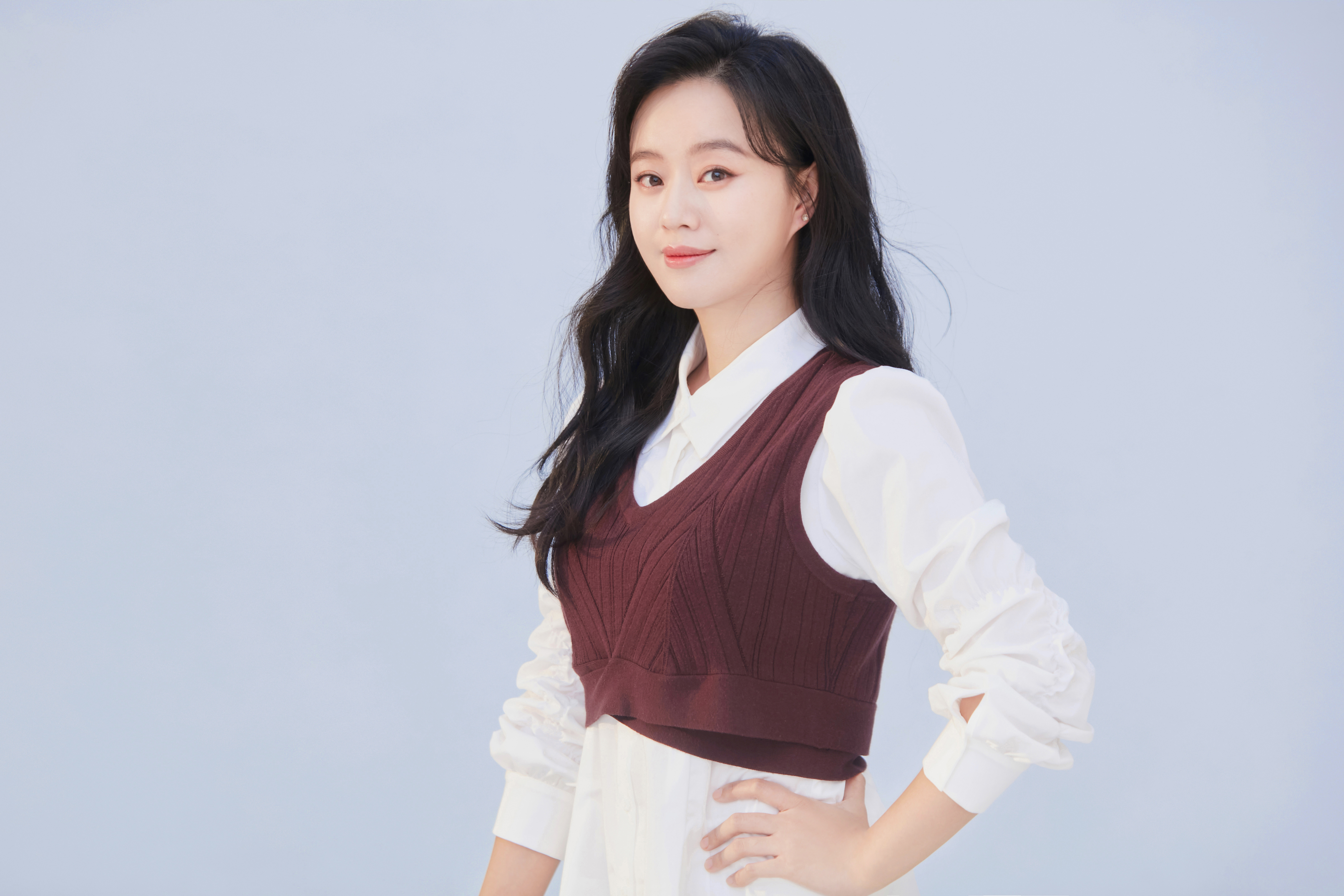 id="gnwo72b8u8">何耮,1985年6月17日出生于辽宁省,中国内地女演员