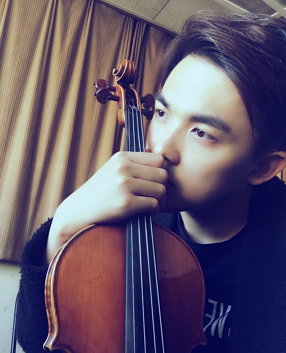  p data-id="sun6dm1ad9xv">李柄熹,1995年9月10日出生,小提琴手.