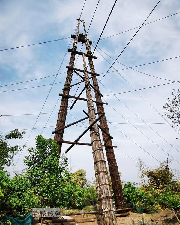  p data-id="t3iqwhoc5tys">天车,是自贡人对井盐采卤a字型木制井架