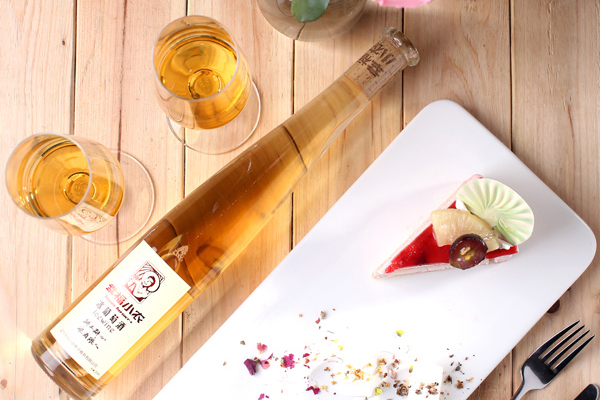  p>冰酒(icewine)是一种甜型白 a target="_blank" href="/item/葡萄
