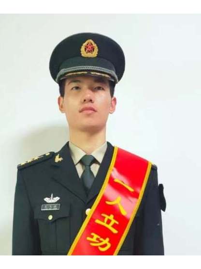 男,汉族,缙云县东渡镇人,1996年5月出生,2014年9月入伍,现任某部队