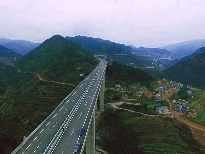 古蔺高速公路(xuyong-gulin expressway),简称"叙古高速",是中国四川