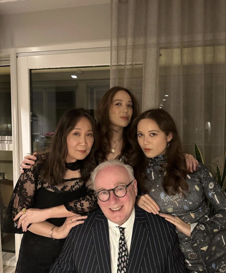 林冰（冰岛籍华裔爵士乐女歌手、多乐器演奏师、词曲作者）_百度百科