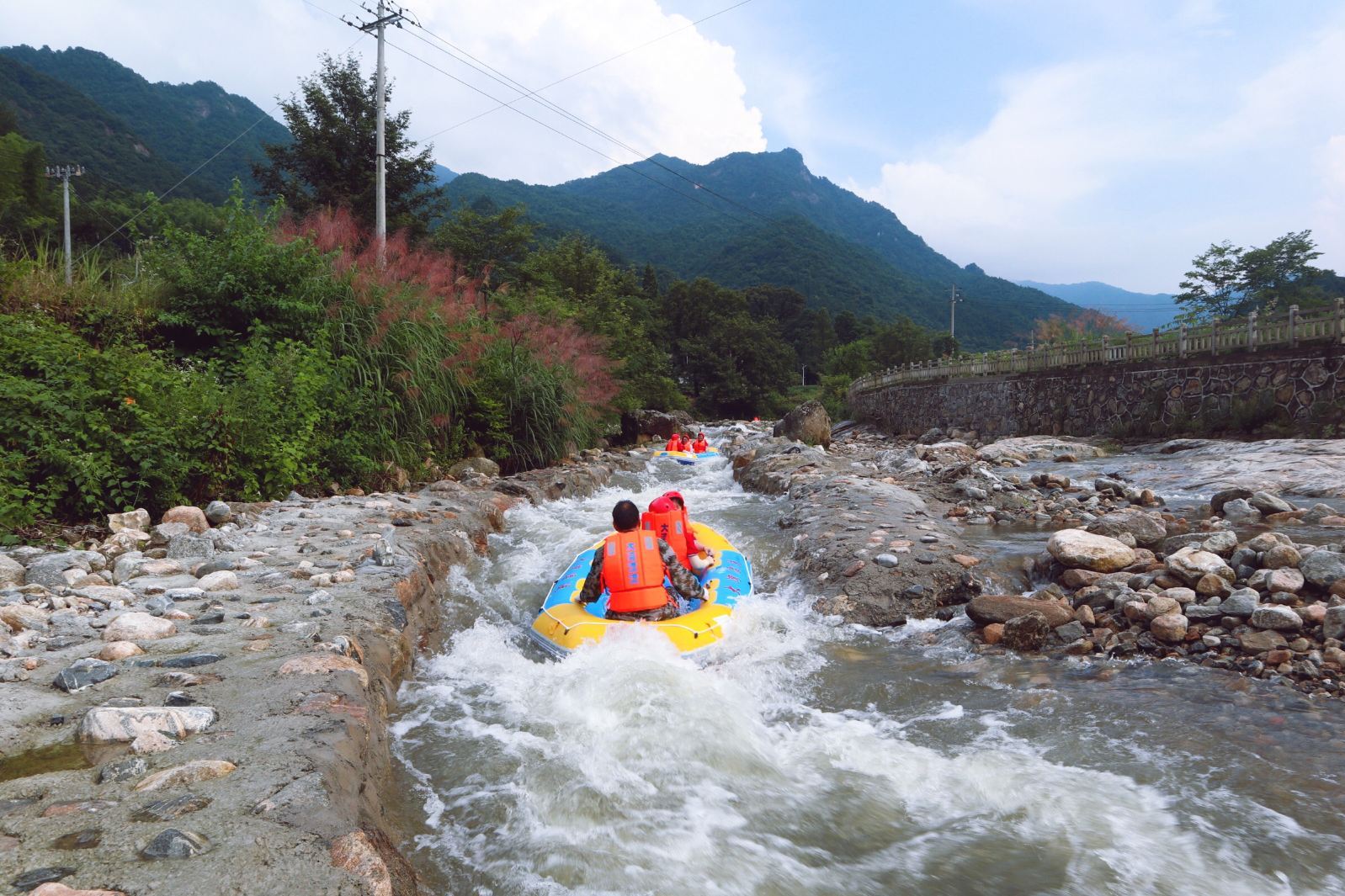  p>大湾漂流位于安徽省金寨县花石乡大湾村. /p>