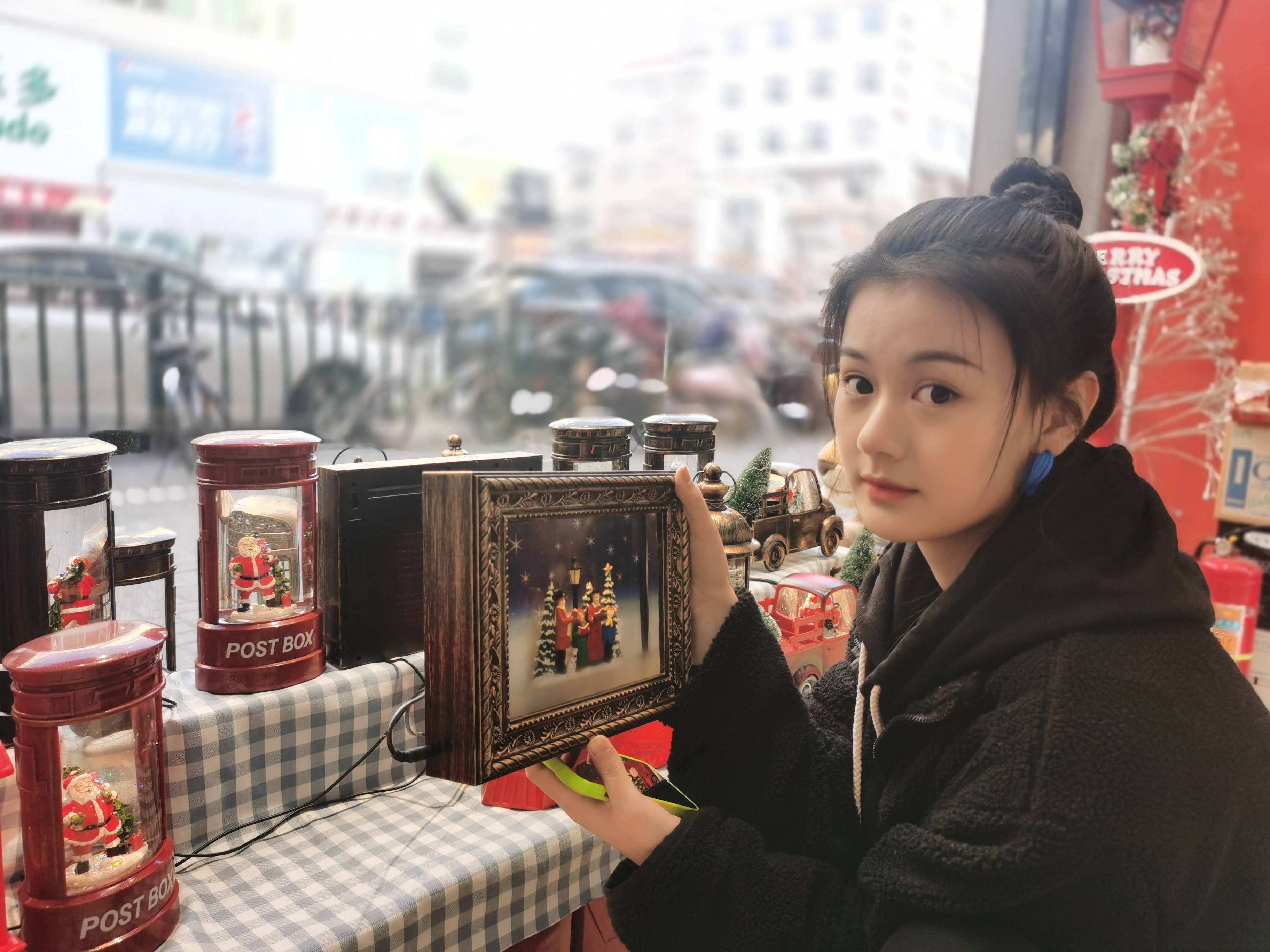 p data-id="ssy2nkcdmxso">罗睿,中国内地女演员,2021年,主演的网络