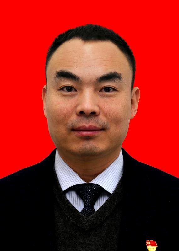  p>罗振方,1977年5月生,滑县人,本科学历.