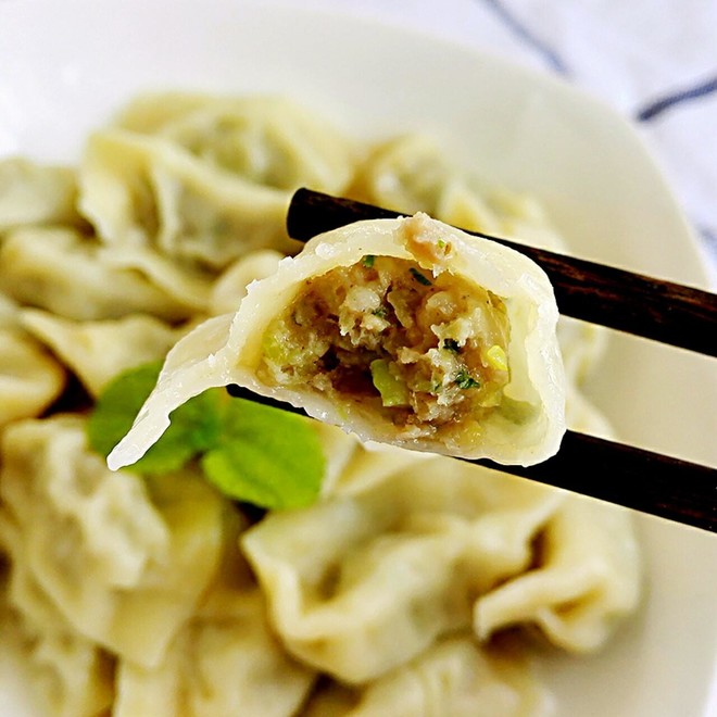 猪肉萝卜馅水饺