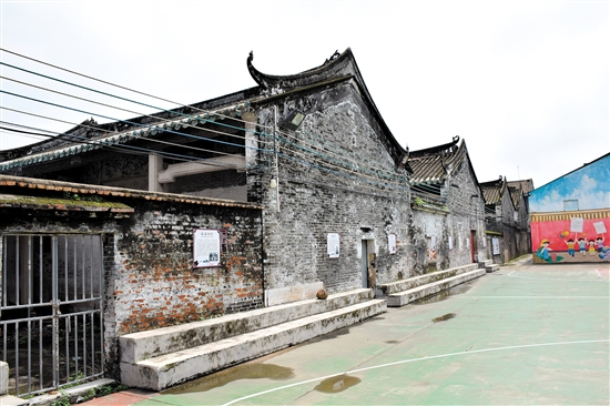  p data-id="tvd061wcmwht">慈溪村,位于广东省江门市新会区古井镇.